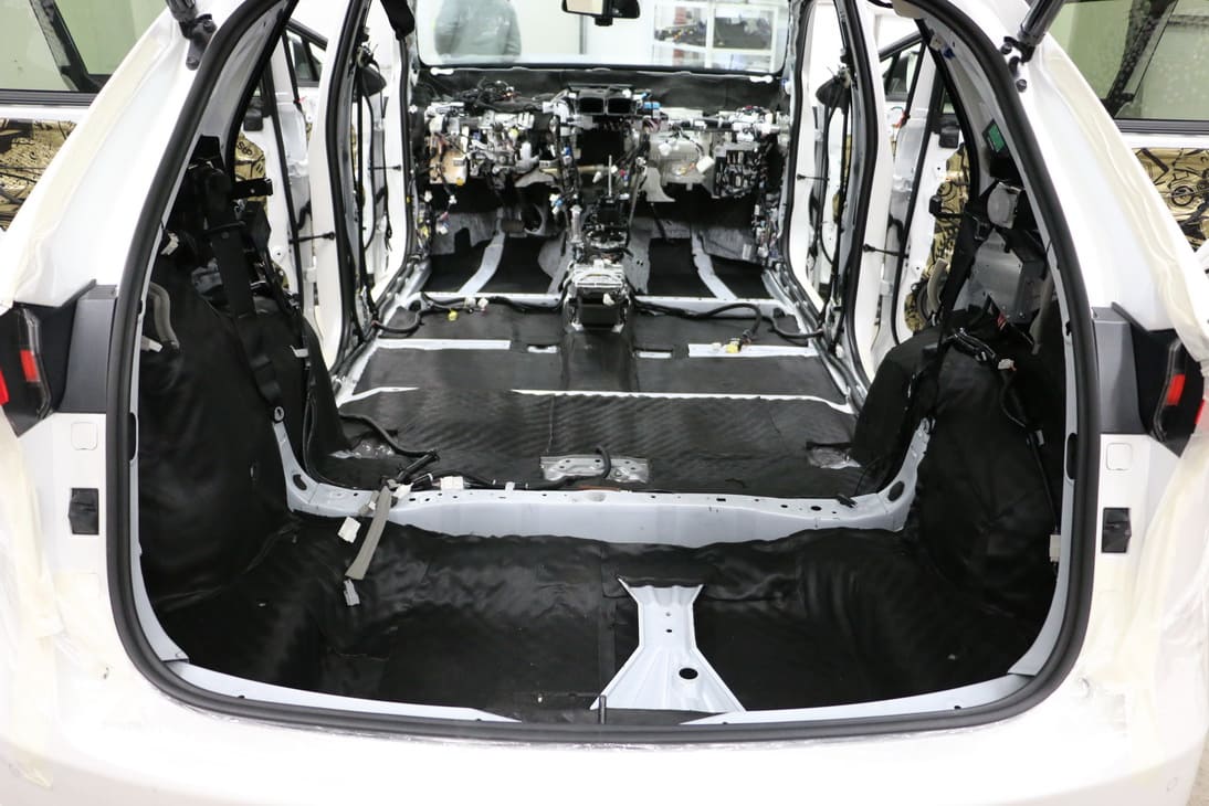 Шумоизоляция багажника автомобиля Lexus NX200